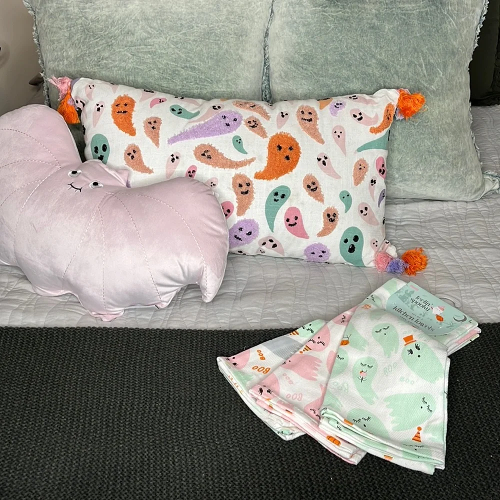 Feelin’ Spooky Pastel Ghost Pillow